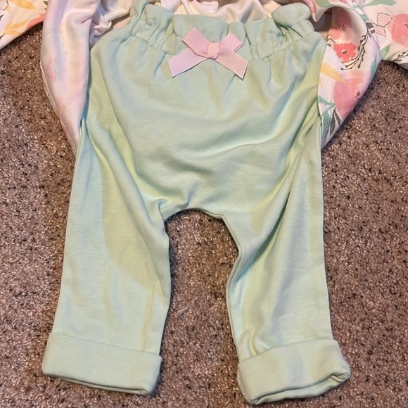 First Impressions Matching Set - Picture 3 of 6